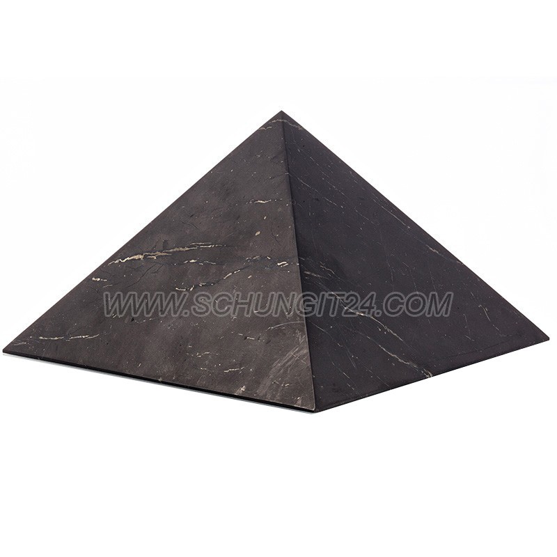Schungit-Pyramide 5 cm unpoliert